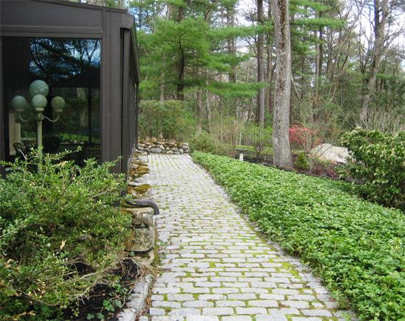 21 Stonehedge Road Lincoln, MA 01773 - Photo 4 of 19