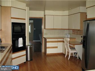 804 Hilltop Road Cinnaminson, NJ 08077 - Photo 4 of 12 Kitchen