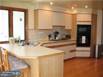 804 Hilltop Road Cinnaminson, NJ 08077 - Photo 5 of 12 Kitchen