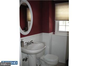804 Hilltop Road Cinnaminson, NJ 08077 - Photo 8 of 12 Bathroom