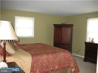 804 Hilltop Road Cinnaminson, NJ 08077 - Photo 9 of 12 Bedroom - Main