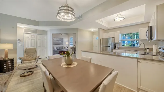 $339,000 | 4240 Breezeway Boulevard, Unit 310, Sarasota, FL 34238