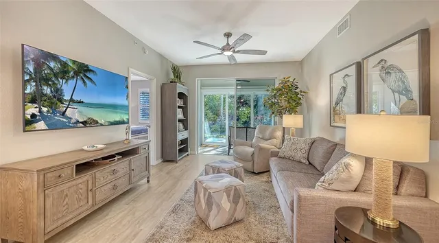 $339,000 | 4240 Breezeway Boulevard, Unit 310, Sarasota, FL 34238