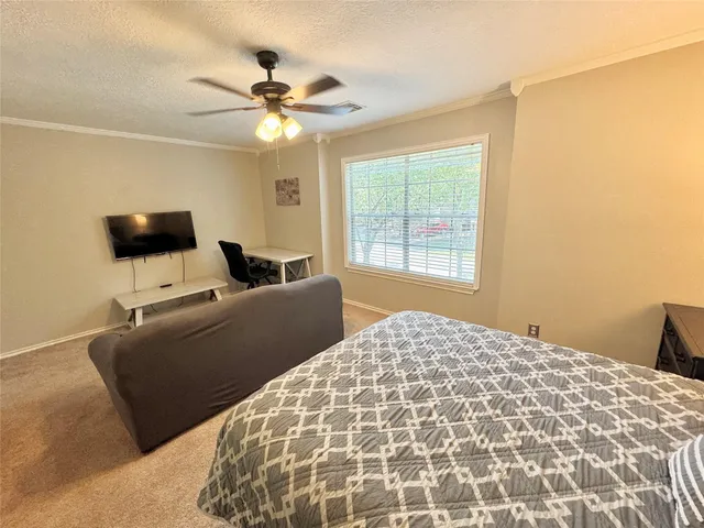 $2,400 | 195 Blushwood Place, The Woodlands, TX 77382