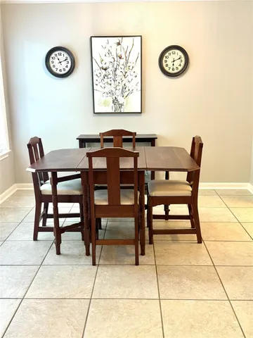 $2,400 | 195 Blushwood Place, The Woodlands, TX 77382