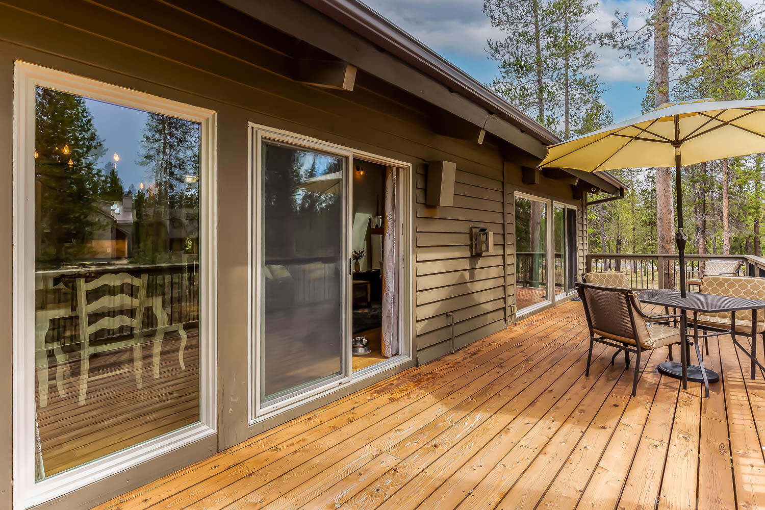 57781 Blue Goose Lane, Unit 4 Sunriver, OR 97707 - Photo 11 of 36 Back Deck