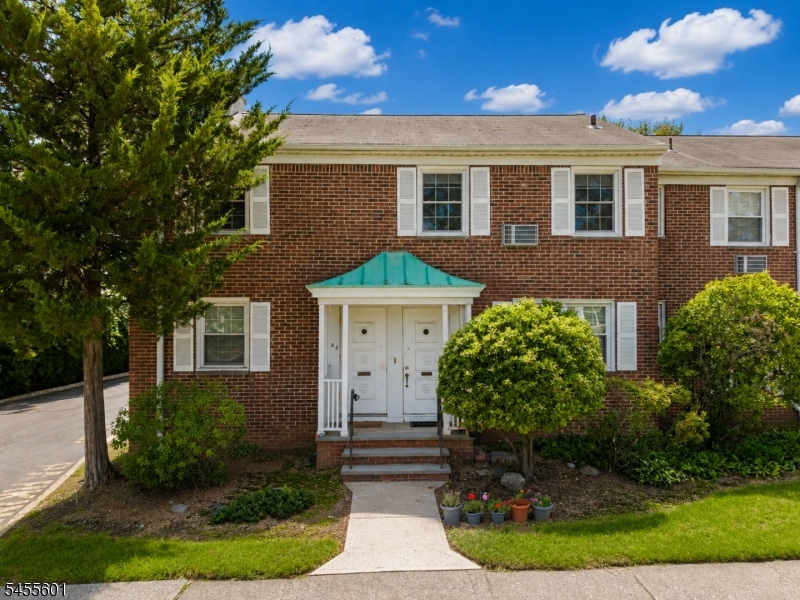 445 Morris Avenue Springfield, NJ 07081 - Photo 12 of 14 Gallery Image 12