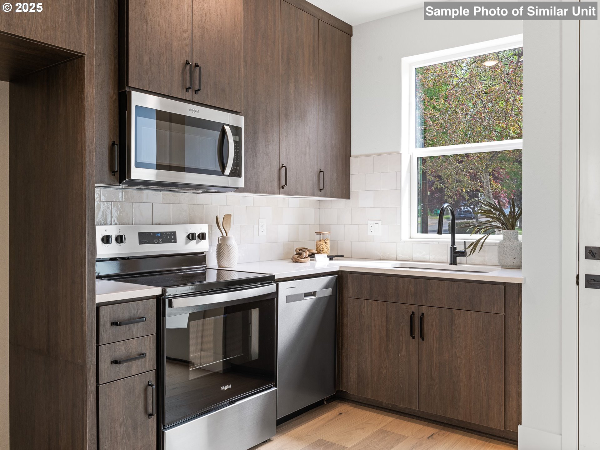 3219 Southeast 28th Avenue Portland, OR 97202 - Photo 3 of 16