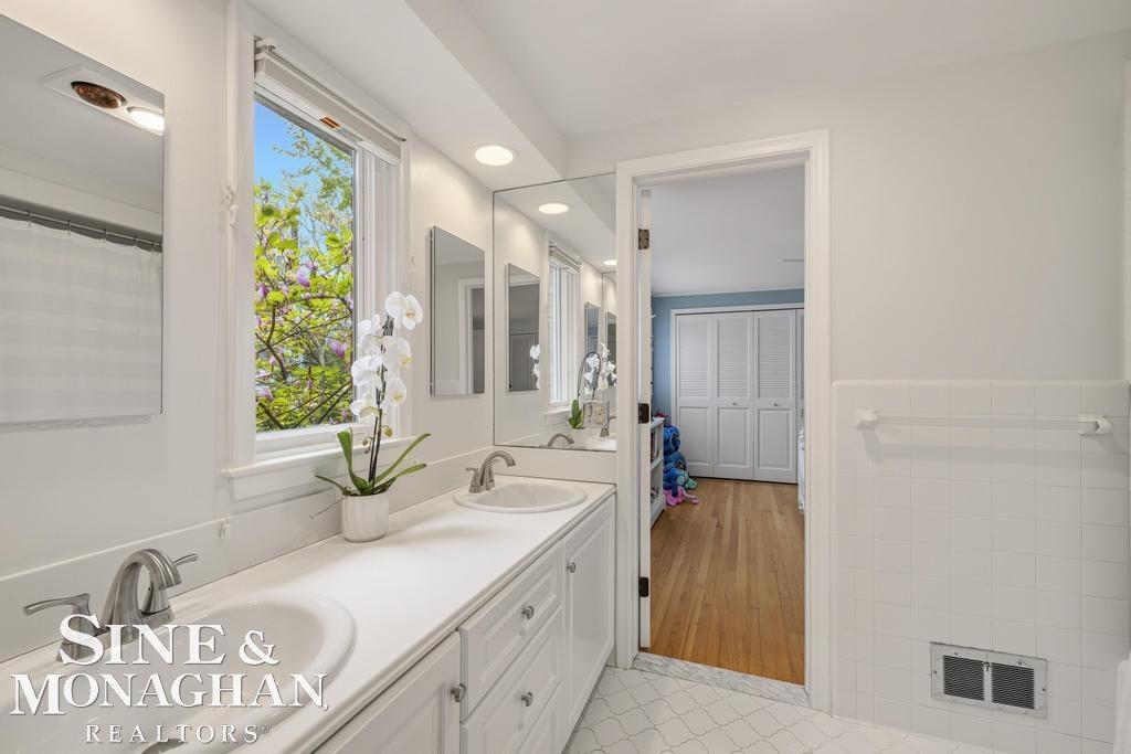 66 Colonial Road Grosse Pointe Shores, MI 48236 - Photo 41 of 67
