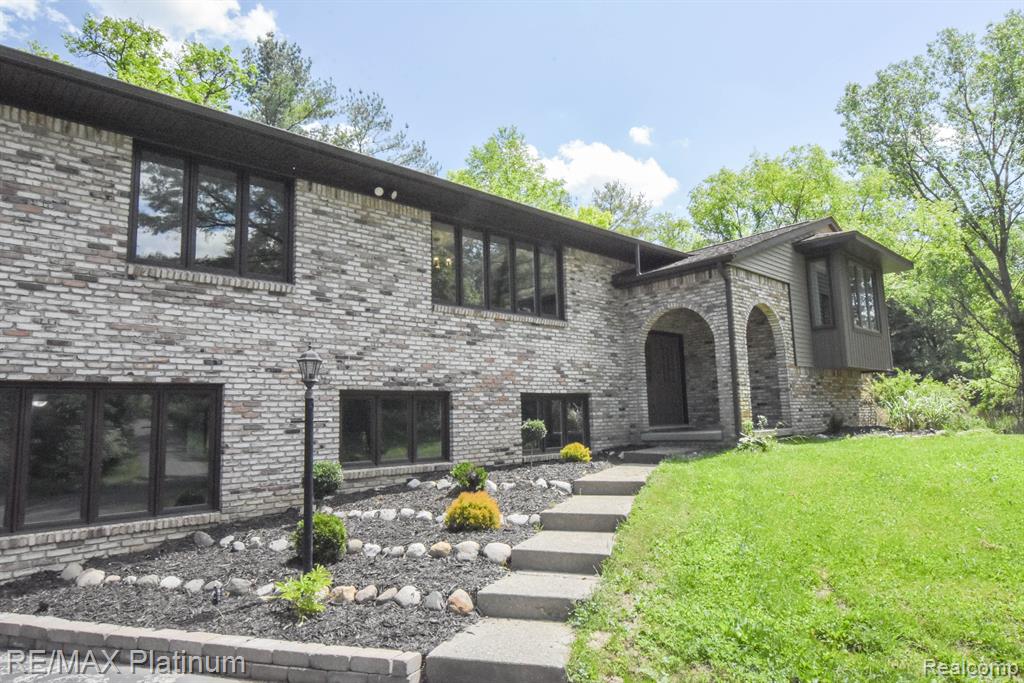 1800 North Eager Road Howell, MI 48855 - Photo 13 of 65