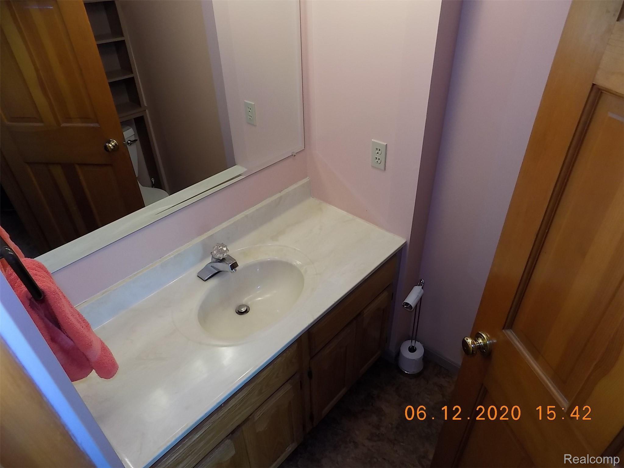 80300 Coon Creek Road Armada, MI 48005 - Photo 18 of 43 DSCN0577.JPG