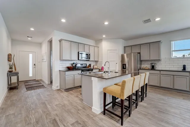 $445,000 | 14303 Autumn Creek Court, Conroe, TX 77384