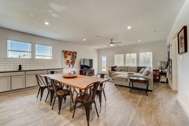 $445,000 | 14303 Autumn Creek Court, Conroe, TX 77384