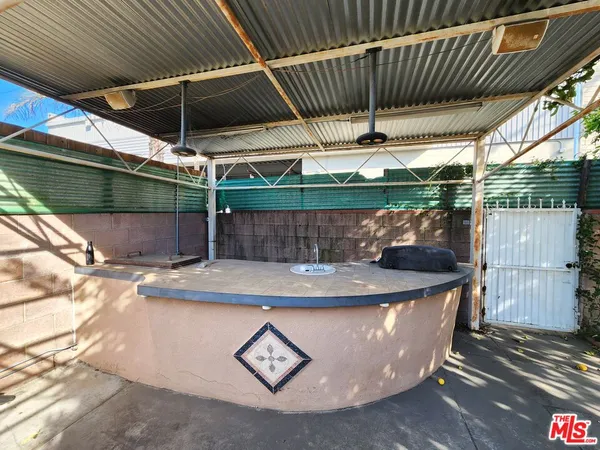 a view of outdoor space