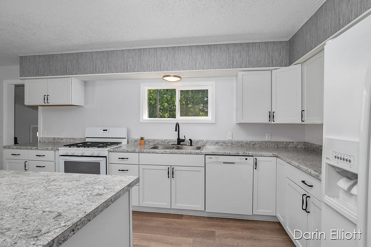 7701 South Garlock Road Carson City, MI 48811 - Photo 13 of 51 IMG_1009