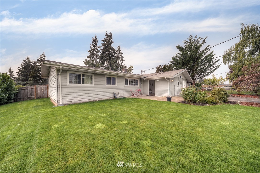 8606 Weller Road Southwest Lakewood, WA 98498 - Photo 2 of 26 Gallery Image 2