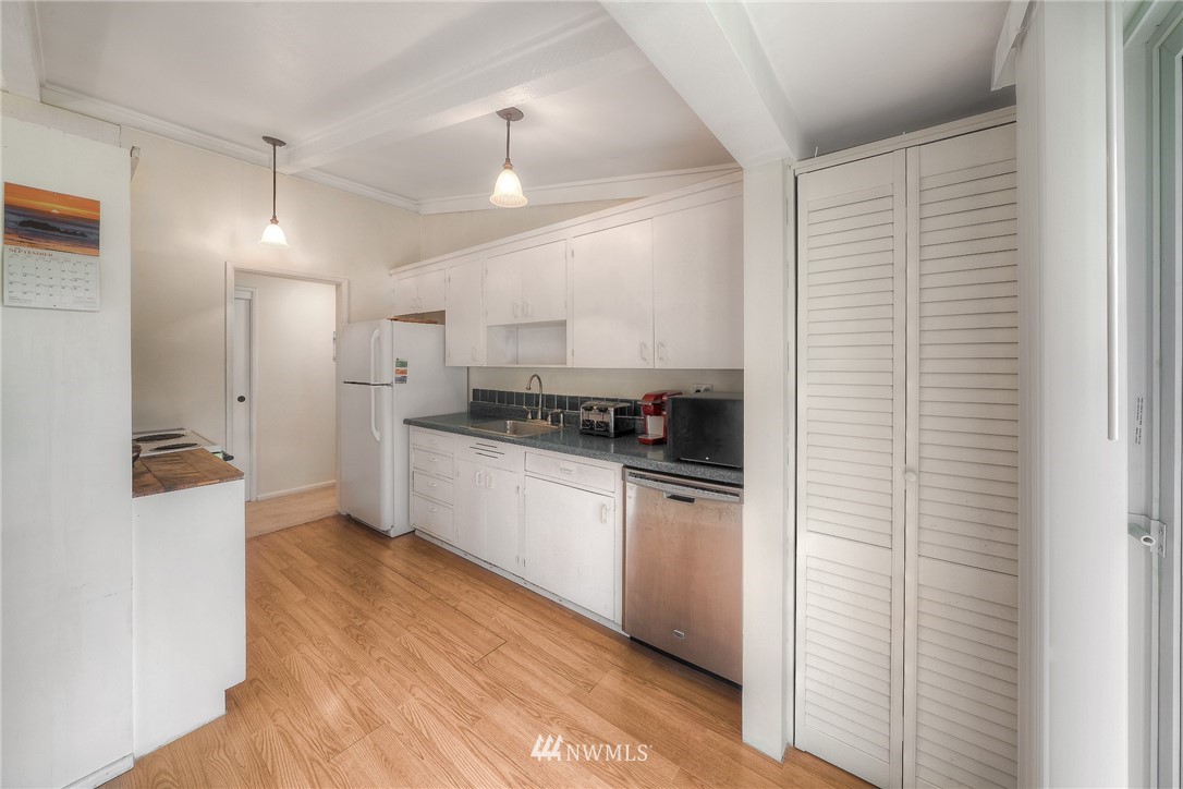 8606 Weller Road Southwest Lakewood, WA 98498 - Photo 11 of 26 Gallery Image 11