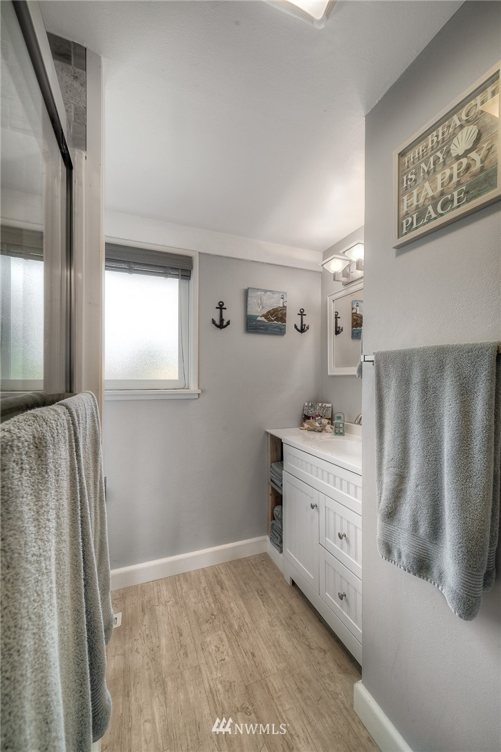 8606 Weller Road Southwest Lakewood, WA 98498 - Photo 16 of 26 Gallery Image 16