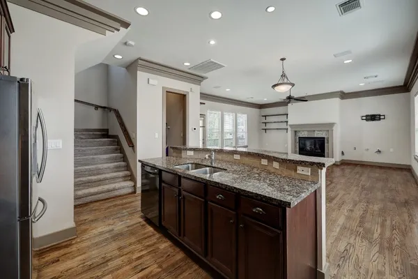 $2,700 | 953 Patterson Street, Houston, TX 77007