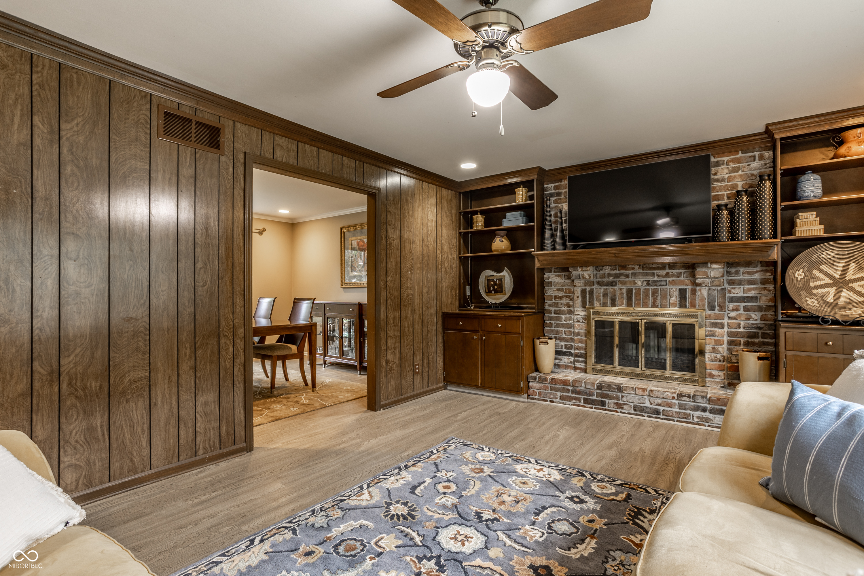 8805 Sawleaf Road Indianapolis, IN 46260 - Photo 11 of 35 Gallery Image 11
