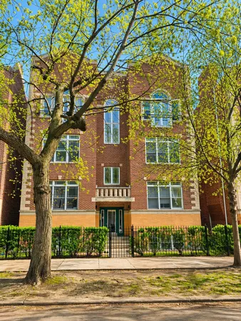 $2,695 | 4237 North Kenmore Avenue, Unit GN, Chicago, IL 60613