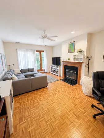 $2,695 | 4237 North Kenmore Avenue, Unit GN, Chicago, IL 60613