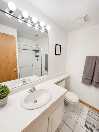 $2,695 | 4237 North Kenmore Avenue, Unit GN, Chicago, IL 60613