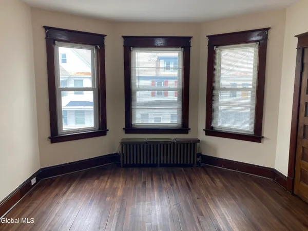 $284,900 | 972-974 Main Avenue, Schenectady, NY 12303