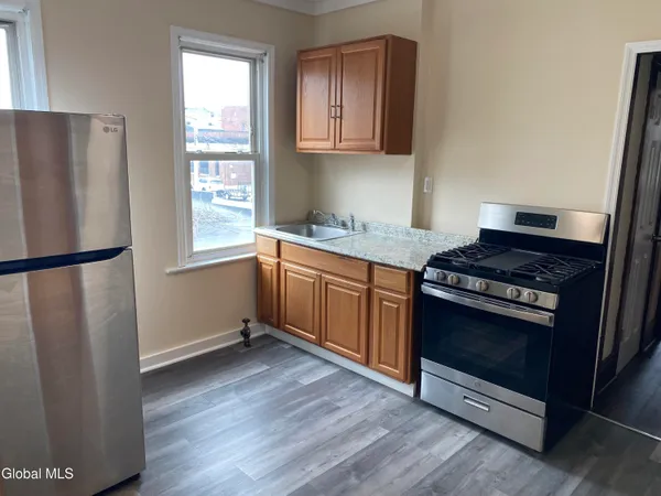 $284,900 | 972-974 Main Avenue, Schenectady, NY 12303