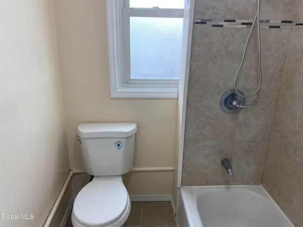 $284,900 | 972-974 Main Avenue, Schenectady, NY 12303