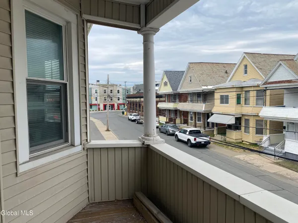 $284,900 | 972-974 Main Avenue, Schenectady, NY 12303