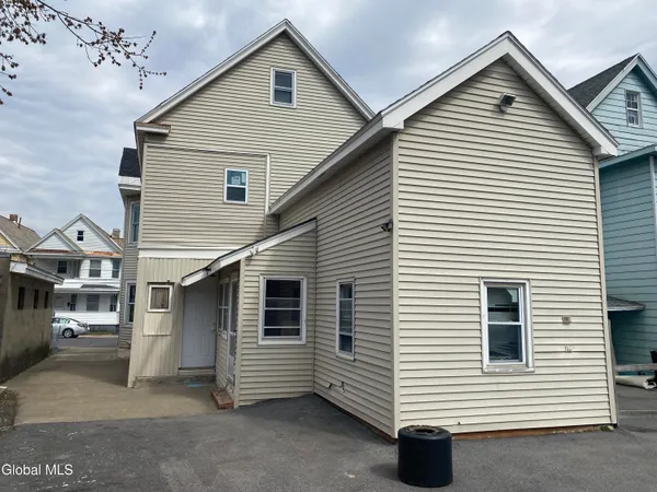 $284,900 | 972-974 Main Avenue, Schenectady, NY 12303