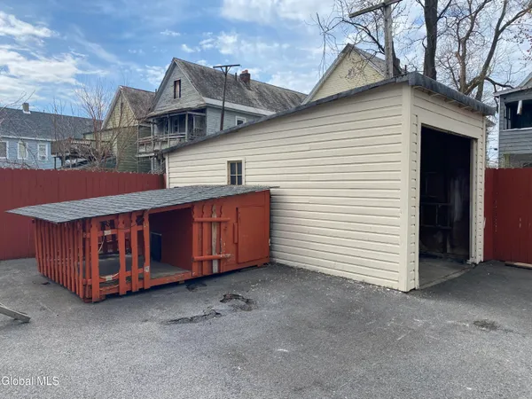 $284,900 | 972-974 Main Avenue, Schenectady, NY 12303