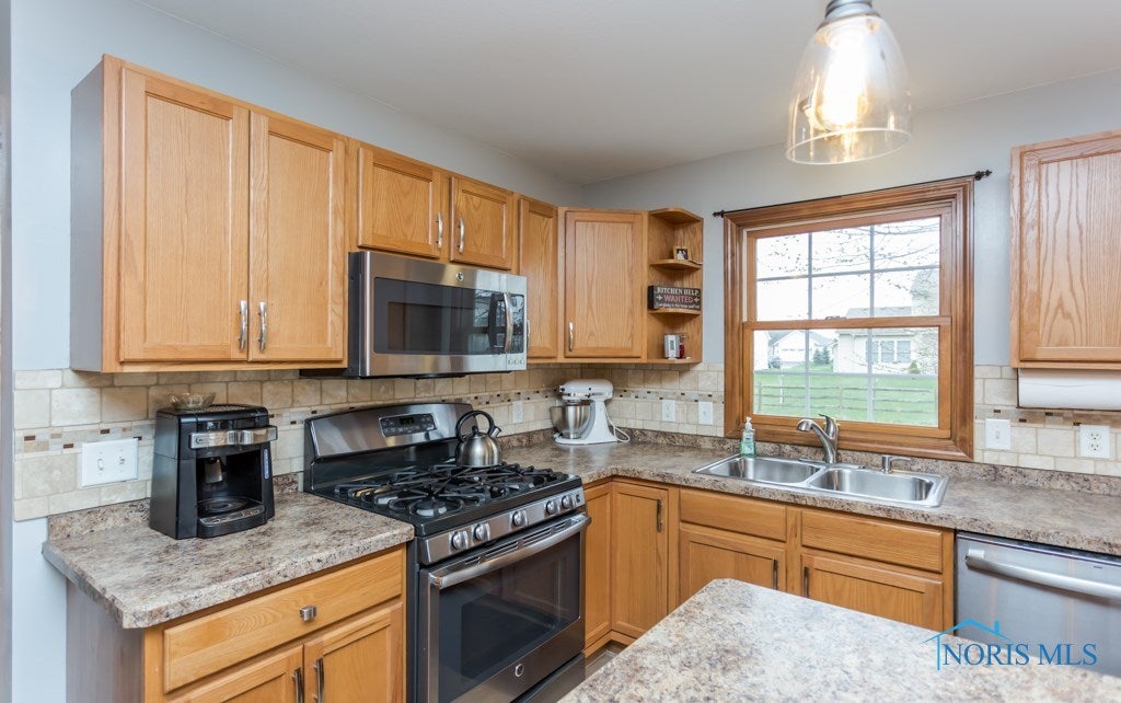 1786 Crossfields Road Perrysburg, OH 43551 - Photo 14 of 36 Gallery Image 14