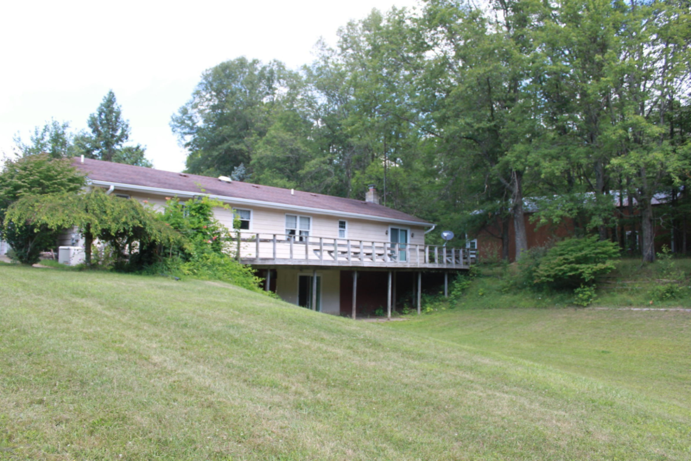9721 South 7 1/2 Road Cadillac, MI 49601 - Photo 3 of 45 IMG_0048