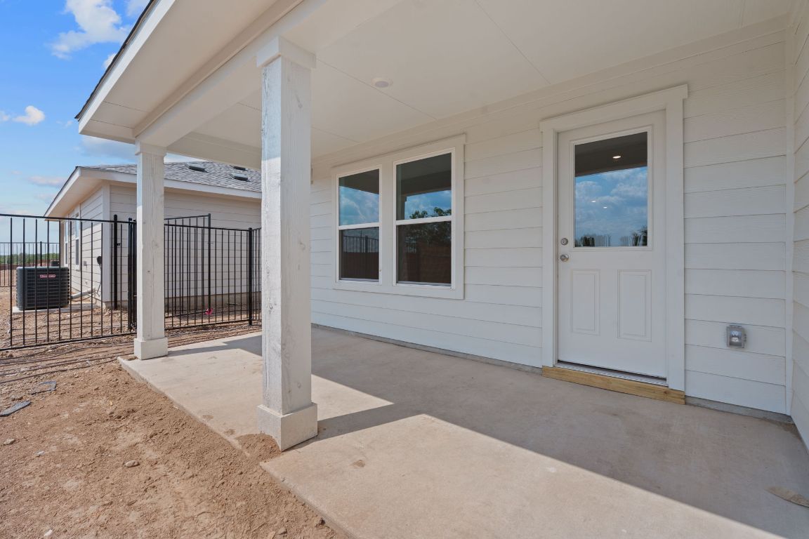 9704 Oxbow Strap Drive Austin, TX 78724 - Photo 20 of 22 front view of a house