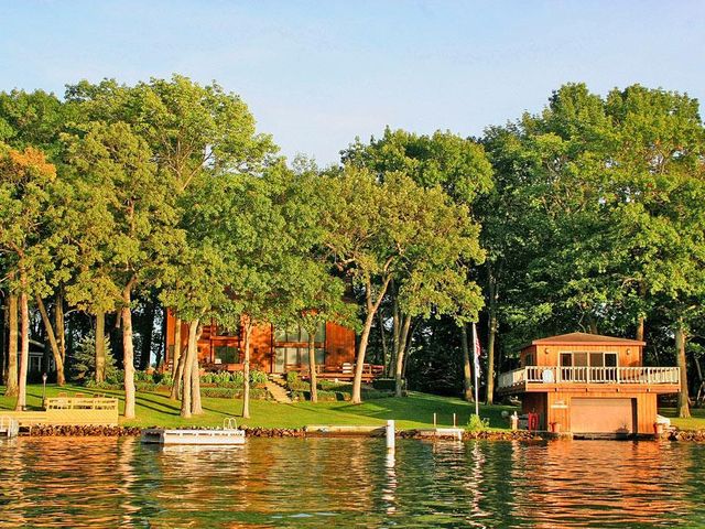 W5342 Island Way, La Grange, WI 53121