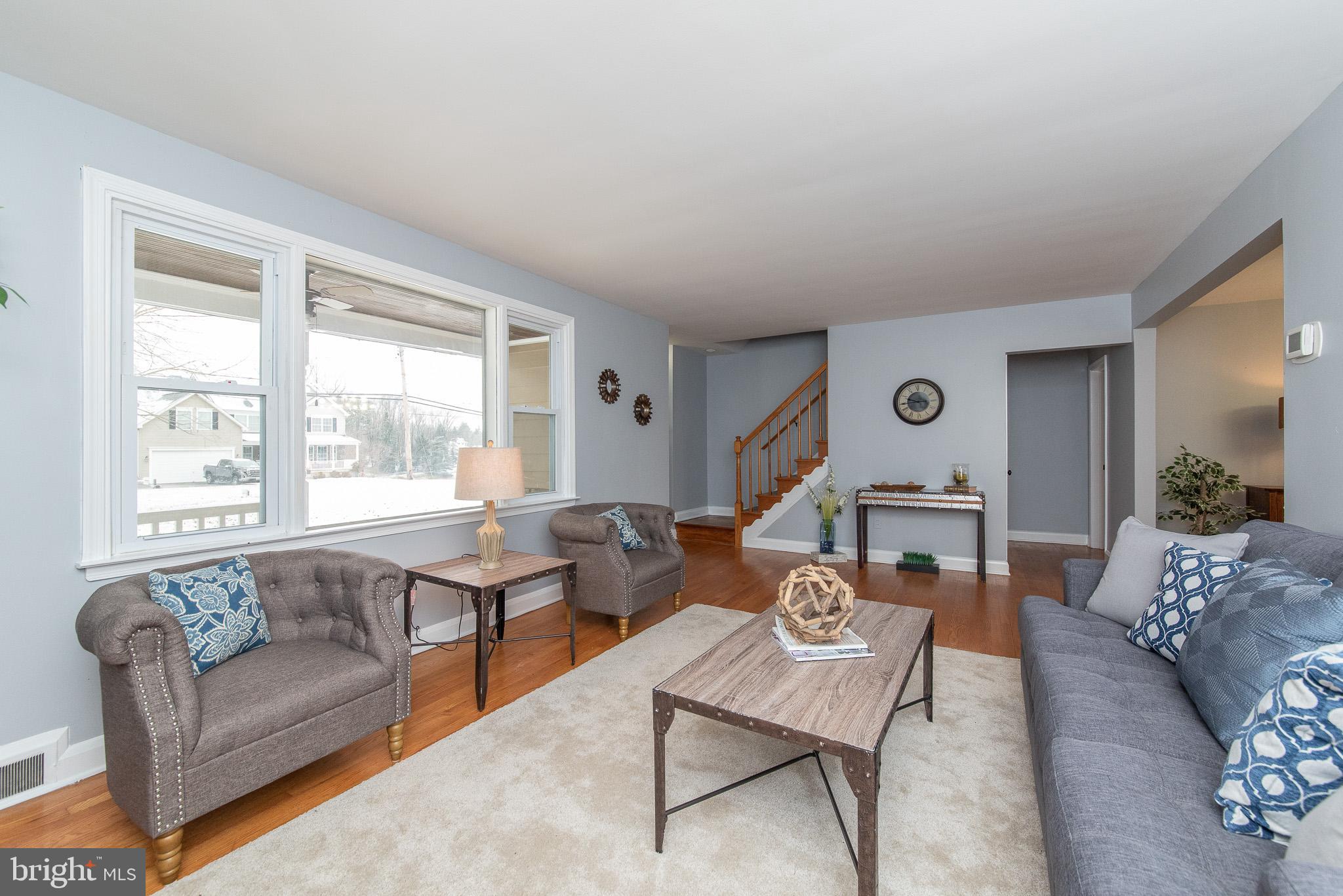 12627 Manor Road Glen Arm, MD 21057 - Photo 13 of 42 Living Room