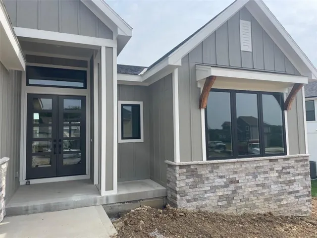 $785,000 | 9845 Shady Bend Road, Lenexa, KS 66227