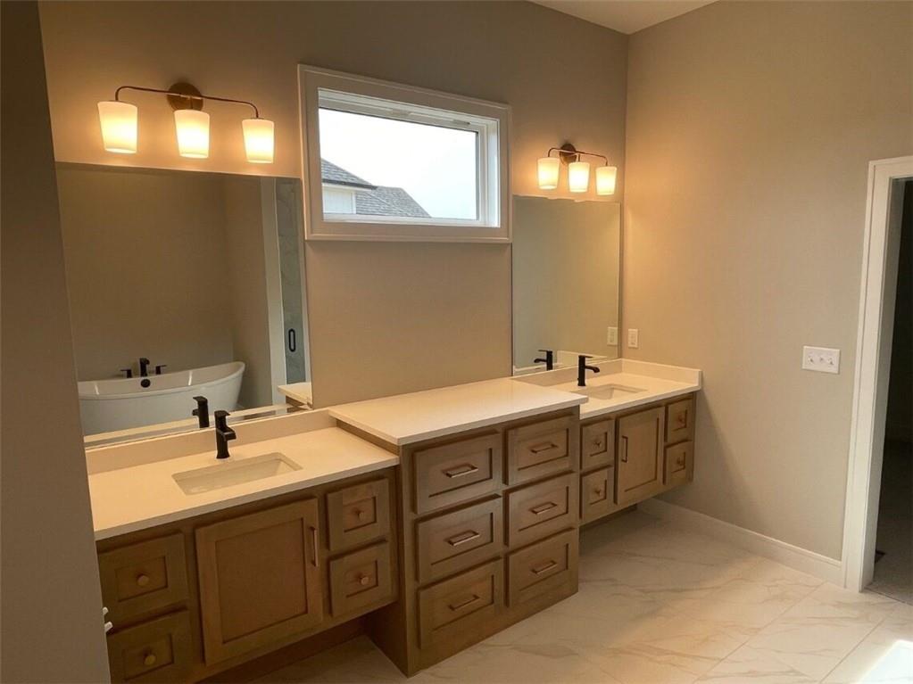 9845 Shady Bend Road Lenexa, KS 66227 - Photo 10 of 20