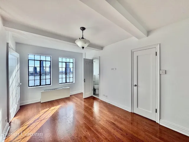 a picture of a bench in a white microwave