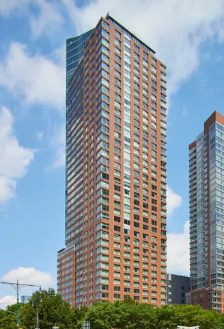 $13,500 | 10 West Street, Unit 18A | Battery Park City