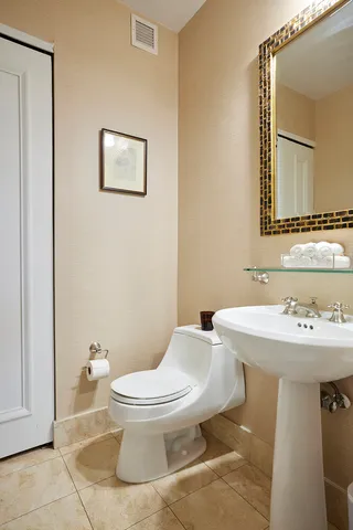 $13,500 | 10 West Street, Unit 18A | Battery Park City