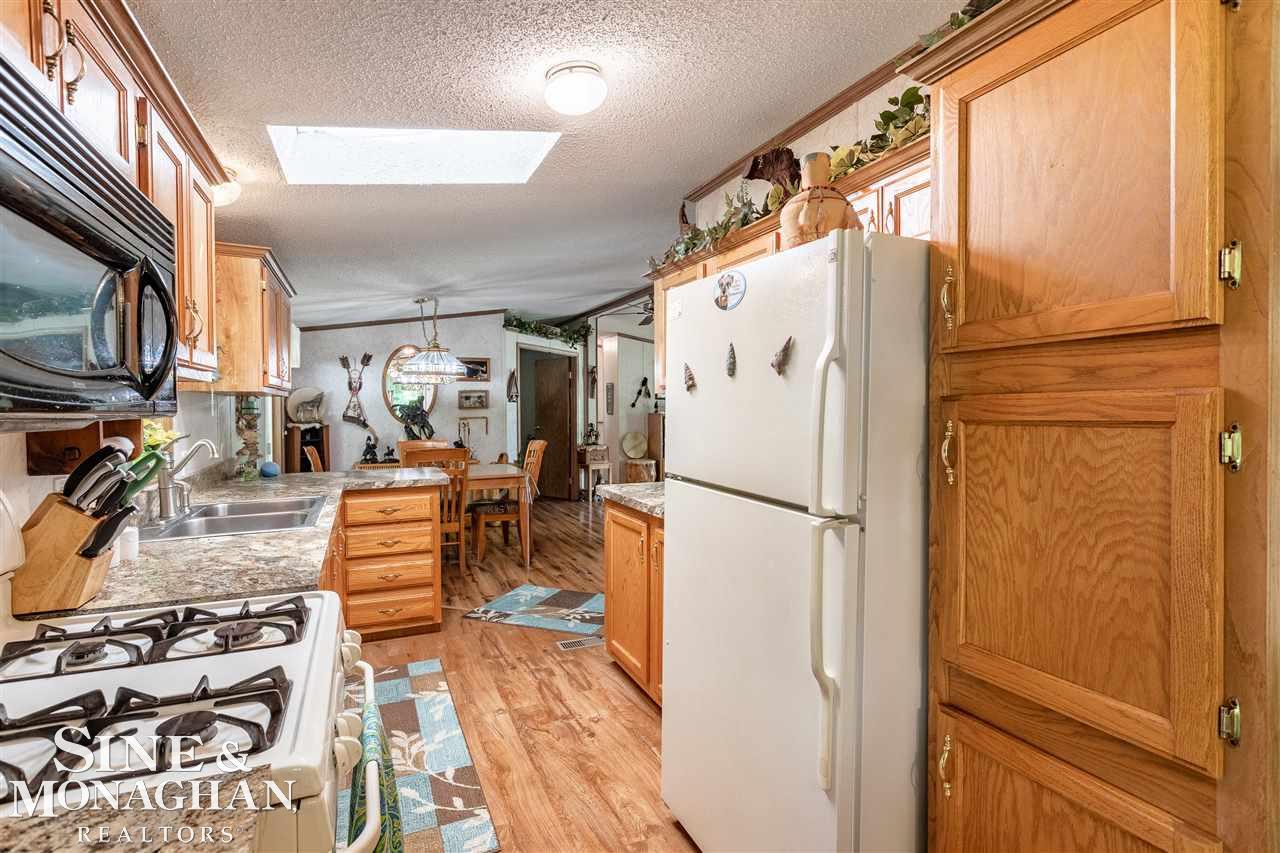 5050 Springborn Road East China, MI 48054 - Photo 8 of 32