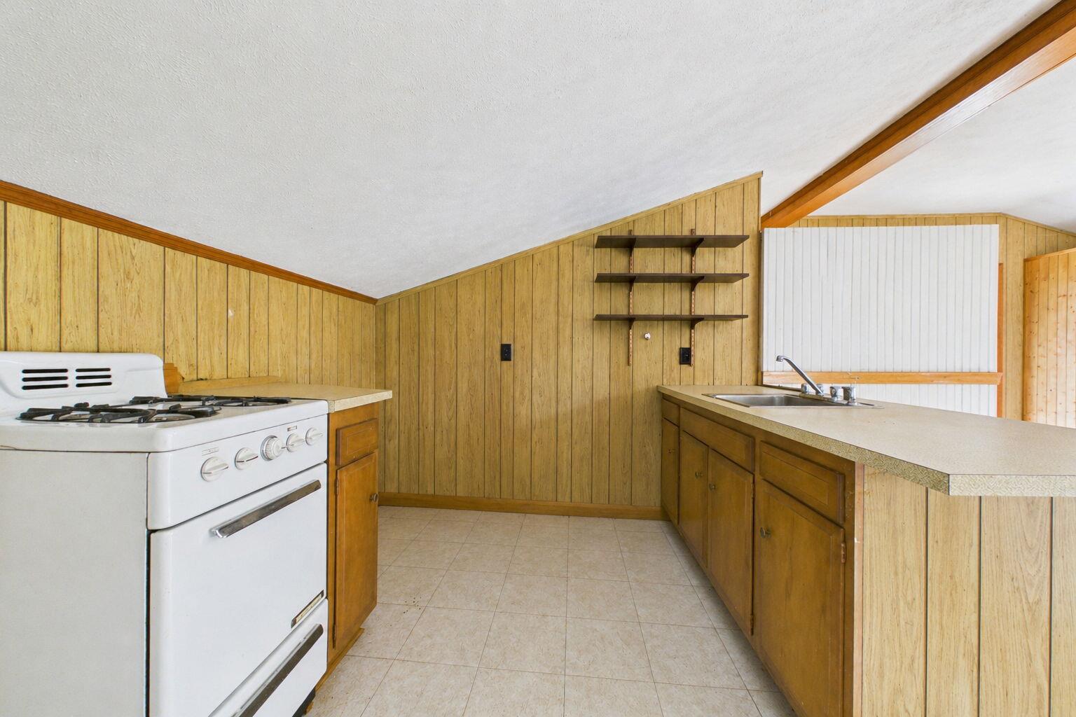 243 Old County Road East Sandwich, MA 02537 - Photo 39 of 40 33-web-or-mls-243 OLD COUNTY RD_EMPTY_03