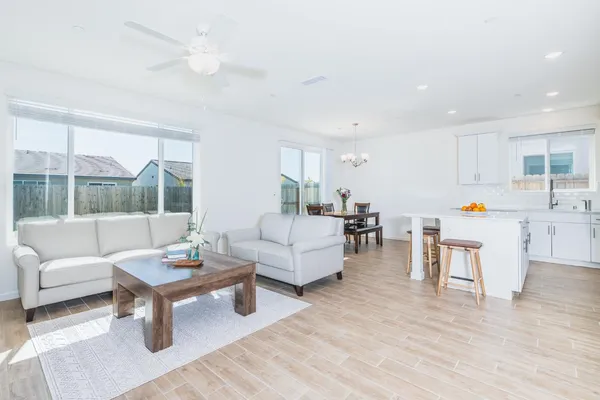 $400,000 | 1180 Encore Way West, Madera, CA 93636
