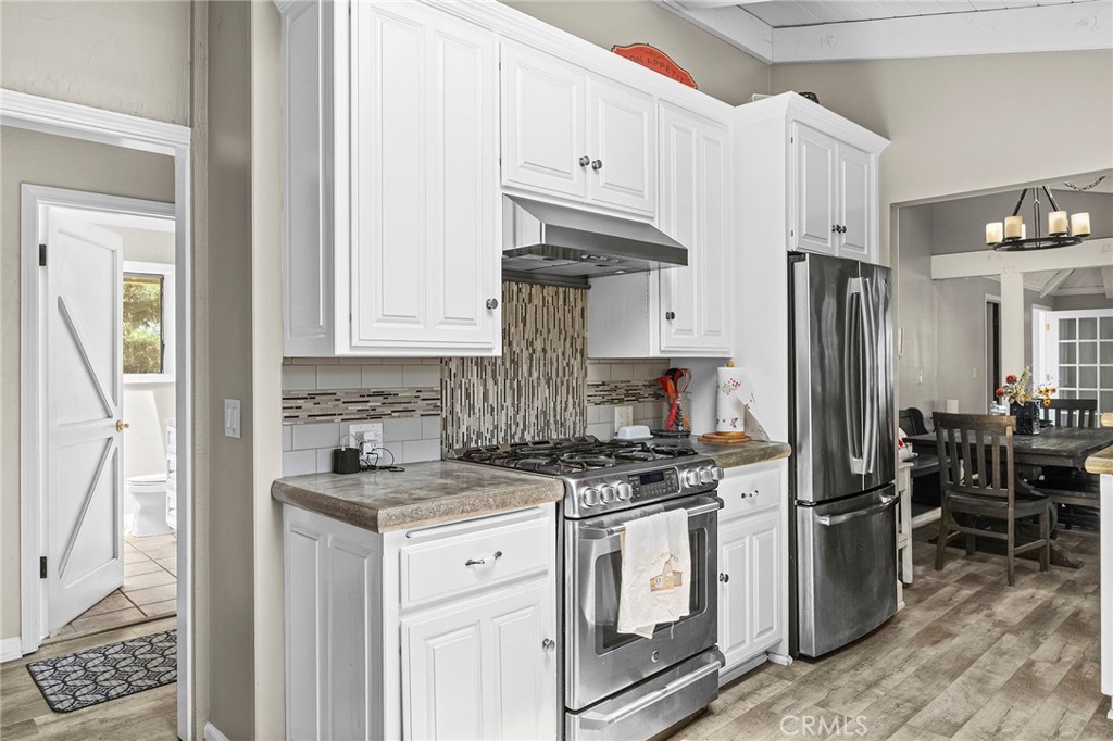 9857 Lott Road Durham, CA 95938 - Photo 9 of 42 Kitchen faciing hallway