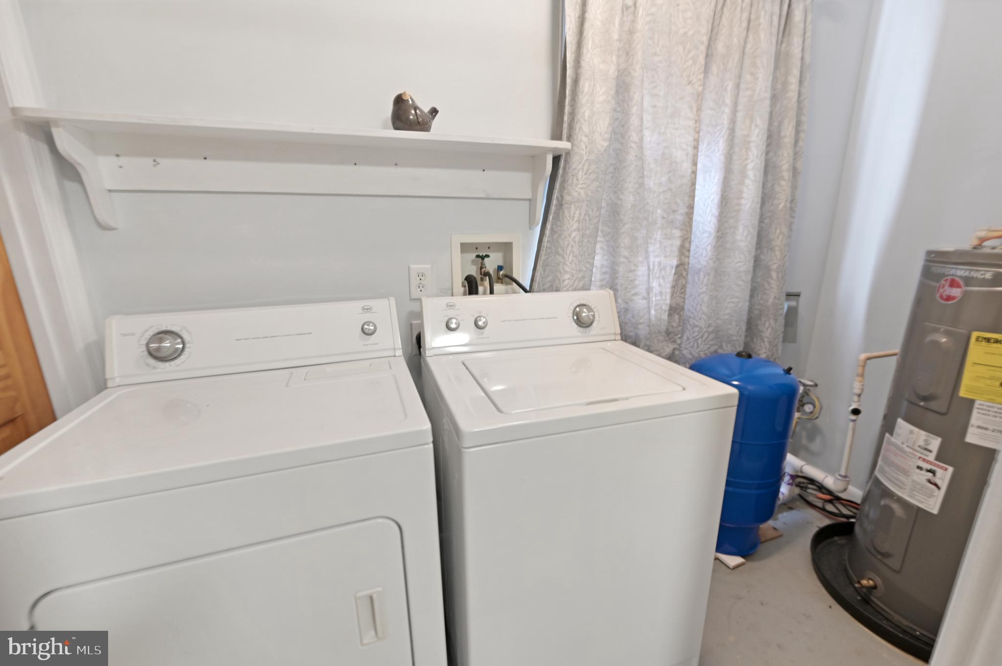 20949 Johnson Road Lincoln, DE 19960 - Photo 19 of 31 a utility room with dryer and washer