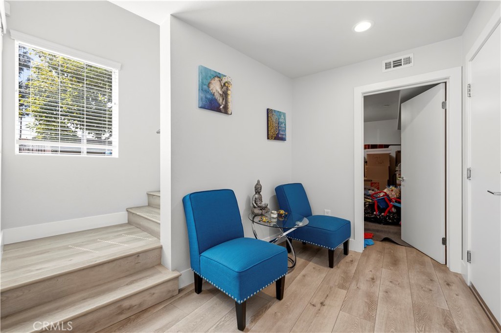 7960 Telegraph Road Downey, CA 90240 - Photo 5 of 59 Entrance