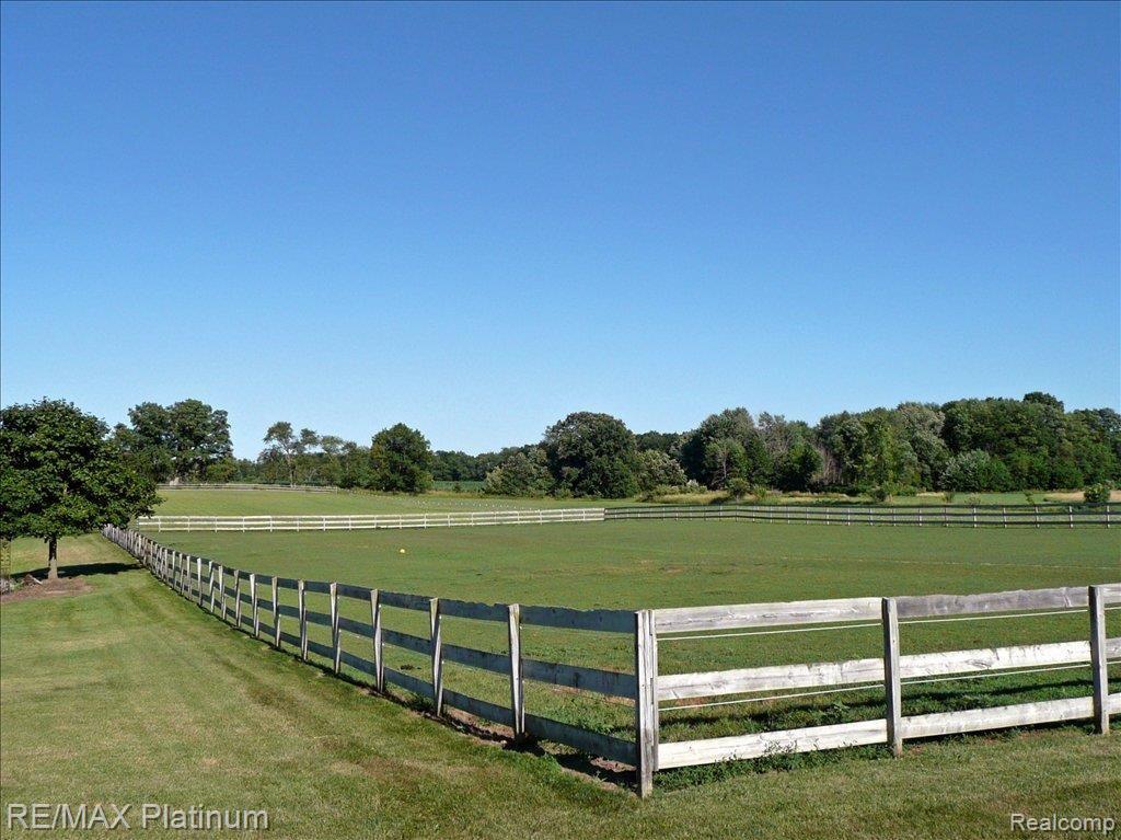 2755 Cedar Lake Road Howell, MI 48843 - Photo 21 of 24 Pastures